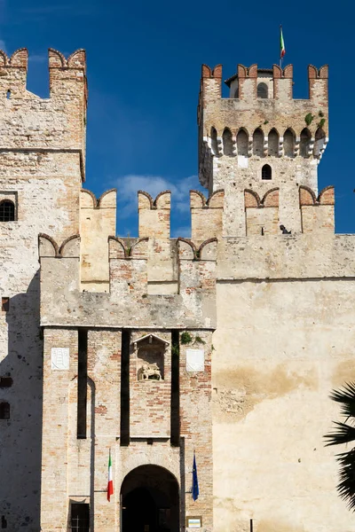 Castillo Sirmione Lago Garda Lombardía Italia —  Fotos de Stock