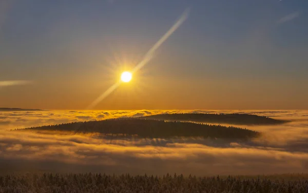 Восход Солнца Зимнем Пейзаже Районе Велка Дестна Орлиные Горы Восточная — стоковое фото