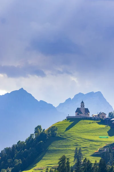 Mountainous Landscape Villages Colle Santa Lucia Church Dolomites South Tyrol — Stock Photo, Image