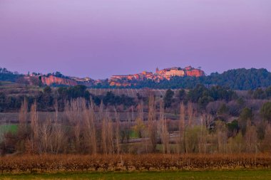 Tarihi Ocher köyü Roussillon, Provence, Luberon, Vaucluse, Fransa