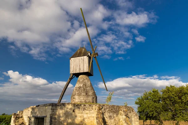 Windmühle Von Tranchee Und Weinberg Bei Montsoreau Pays Loire Frankreich — Stockfoto