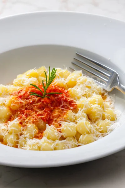 Gnocchi Sosem Pomidorowym Serem Parmezanowym — Zdjęcie stockowe