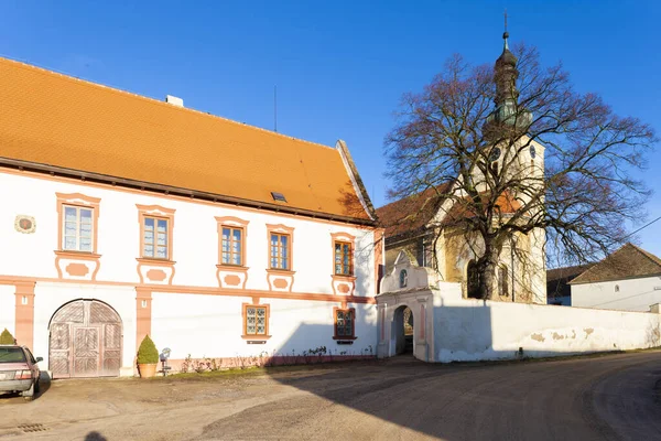Kyrkan Saint Sigismond Och Palats Popice Znojmo Regionen Tjeckien — Stockfoto