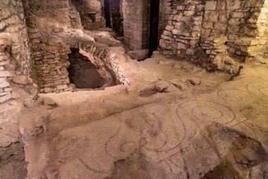 Ruvo di Puglia katedrali altındaki eski kurumlar, Puglia, İtalya