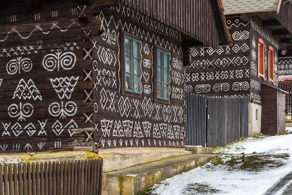 Rumah Rakyat Yang Dilukis Desa Unesco Cicmany Slowakia — Stok Foto