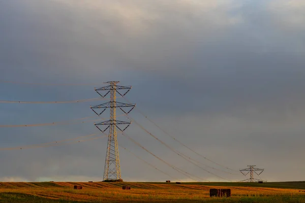 Nagyfeszültségű Elektromos Oszlop Kék Égbolttal — Stock Fotó