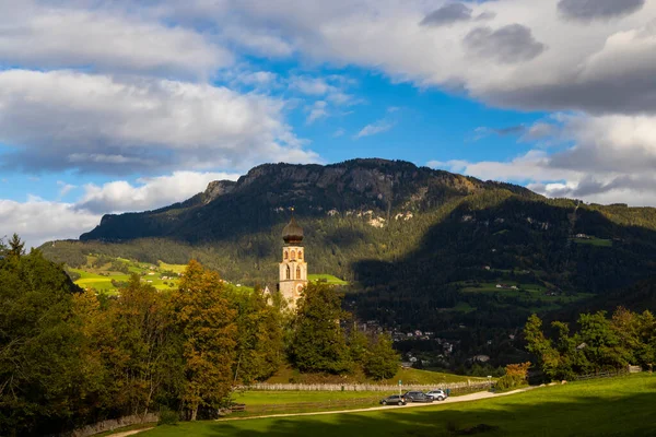 Kastelruth Kilisesi Güney Tyrol Talya — Stok fotoğraf