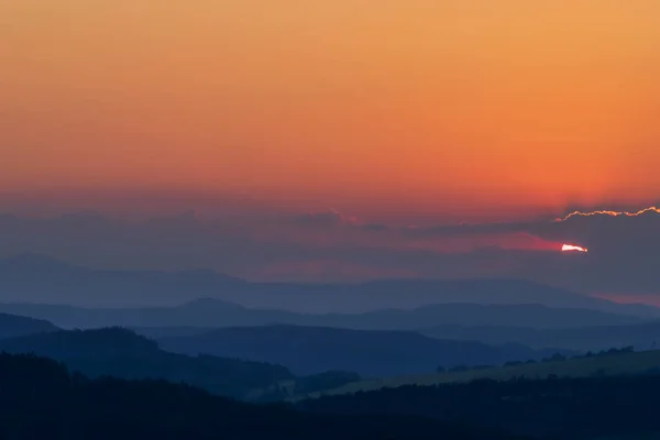 Пейзаж Гигантскими Горами Заднем Плане Закате Чехия — стоковое фото