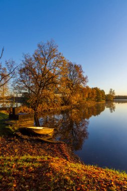 Çek Cumhuriyeti 'nin Güney Bohemya bölgesindeki Trebonsko bölgesinde tipik sonbahar manzarası