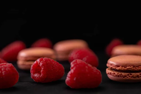 Macaron Diversi Colori Sfondo Nero — Foto Stock