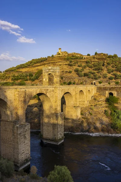 阿尔坎塔拉桥 Puente Alcantara 罗马桥 西班牙埃斯特雷马杜拉阿尔坎塔拉 — 图库照片