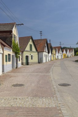 Falkenstein, Aşağı Avusturya 'da geleneksel şarap mahzenleri sokağı (kellergasse)