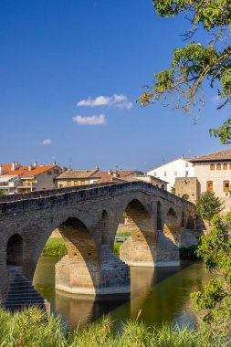 Romanesque Köprüsü Puente la Reina, Gares, Navarre, İspanya