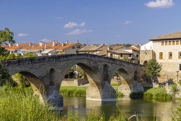 Romanesque Köprüsü Puente Reina Gares Navarre Spanya — Stok fotoğraf