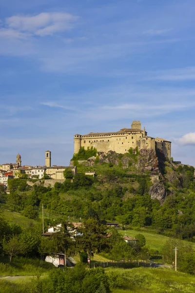 Hrad Bardi Castello Bardi Městem Provincie Parma Emilia Romagna — Stock fotografie