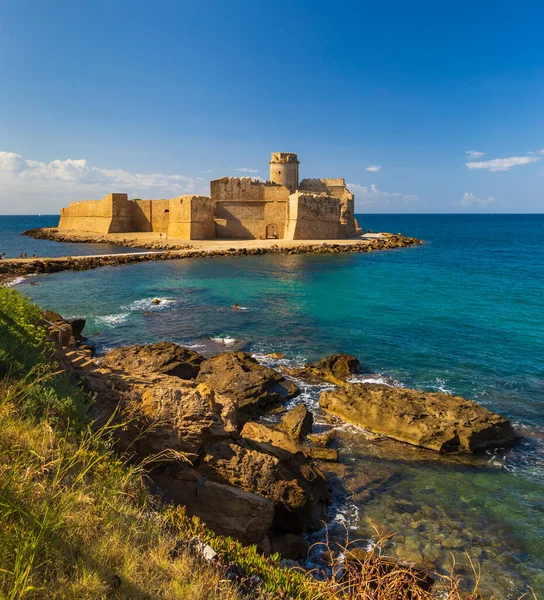 Κάστρο Στην Isola Capo Rizzuto Επαρχία Crotone Καλαβρία Ιταλία — Φωτογραφία Αρχείου