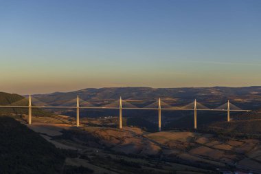 Çok gerimli kablo, Millau Viyadük 'ü Tarn Nehri vadisinde, Aveyron Kalkış, Fransa