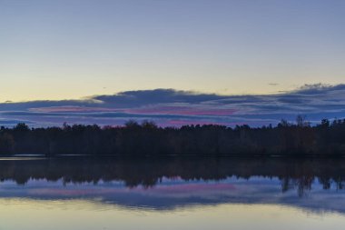 Çek Cumhuriyeti 'nin Güney Bohemya bölgesindeki Trebonsko bölgesinde tipik sonbahar manzarası