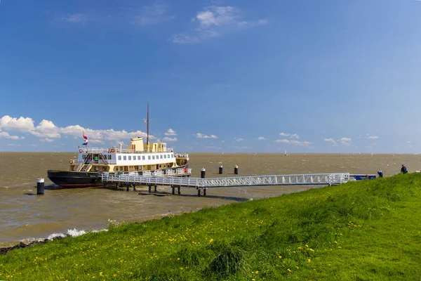 Historiska Kryssningsfartyg Medemblik Nederländerna — Stockfoto