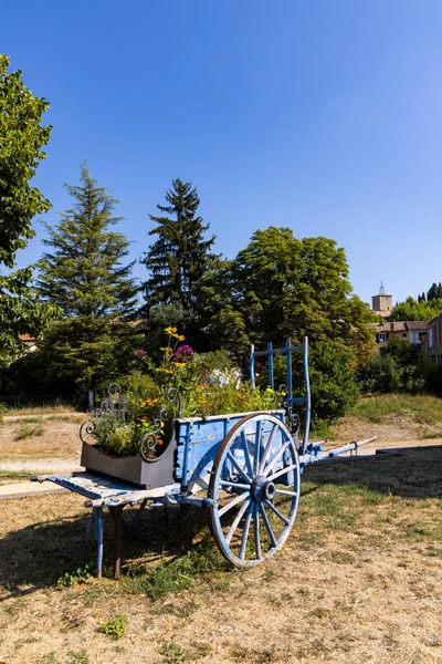 Blue Wooden Cart Flowers Provence France — Stok fotoğraf