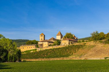 Chateau de Pierreclos Şatosu, Saone-et-Loire kalkışı, Burgundy, Fransa