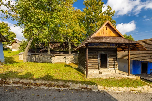 Old Wooden Village House Hervartov Bardejov Slovakia — 图库照片