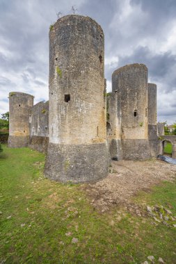 Villandraut Şatosu (Villandraut Şatosu) Gironde Kalesi, Aquitaine, Fransa