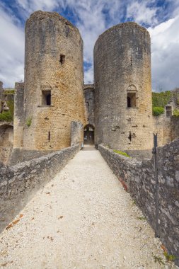 Villandraut Şatosu (Villandraut Şatosu) Gironde Kalesi, Aquitaine, Fransa