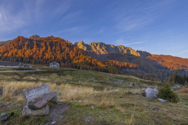 Sella di Razzo ve Sella di Rioda geçidi yakınlarındaki manzara, Carnic Alps, Friuli-Venezia Giulia, İtalya