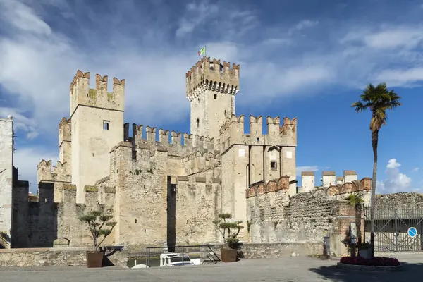 Schloss Sirmione Gardasee Lombardei Italien — Stockfoto