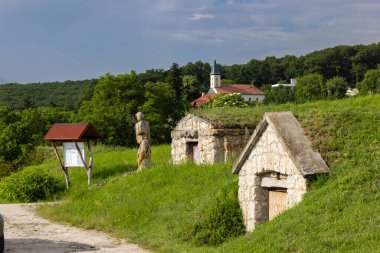 Şarap mahzeni (Tufove pivnice), Velka Trna, Kosice ülkesi, Zemplin bölgesi, Slovakya