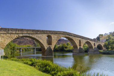 Romanesque Köprüsü Puente la Reina, Gares, Navarre, İspanya