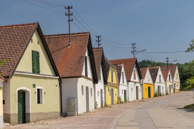 Falkenstein, Aşağı Avusturya 'da geleneksel şarap mahzenleri sokağı (kellergasse)