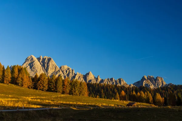 Sella RazzoとSella Rioda近くの風景 Carnic Alps Friuli Venezia Giula イタリア — ストック写真