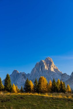 Sella di Razzo ve Sella di Rioda geçidi yakınlarındaki manzara, Carnic Alps, Friuli-Venezia Giulia, İtalya