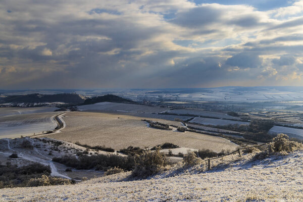 Зимний пейзаж рядом с Mikulov, Palava region, Southern Moravia, Czech Republic