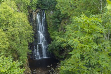 Cheylade yakınlarındaki Şelale Şelalesi, Auvergne bölgesi, Cantal, Fransa