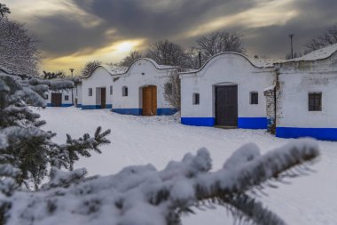 Petrov, Güney Moravya, Çek Cumhuriyeti yakınlarındaki Plze 'de tipik bir açık hava şarap mahzeni grubu