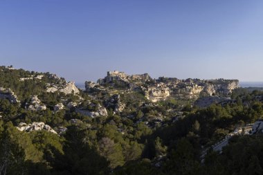 Ortaçağ şatosu ve köyü, Les Baux-de-Provence, Alpilles dağları, Provence, Fransa