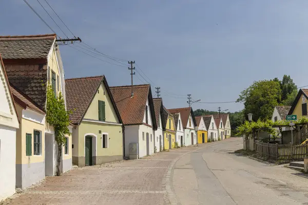Falkenstein, Aşağı Avusturya 'da geleneksel şarap mahzenleri sokağı (kellergasse)