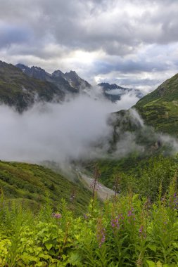 Sustenstrasse, Innertkirchen - Gadmen, İsviçre yakınlarındaki tipik İsviçre Alp Dağları manzarası