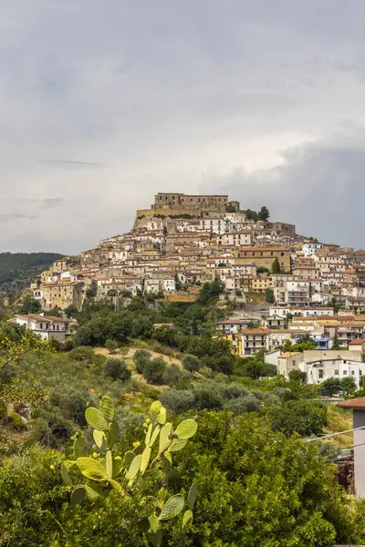 İtalya 'nın Calabria eyaletindeki Rocca Imperiale şatosu