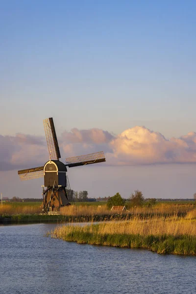 Windmill Broekmolen, Molenlanden - Nieuwpoort, Hollanda