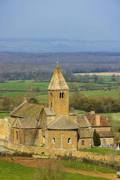 Paisagem Primavera Com Vacas Eglise Notre Dame Lancharre Bourgogne França — Fotografia de Stock