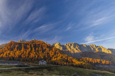 Sella di Razzo ve Sella di Rioda geçidi yakınlarındaki manzara, Carnic Alps, Friuli-Venezia Giulia, İtalya