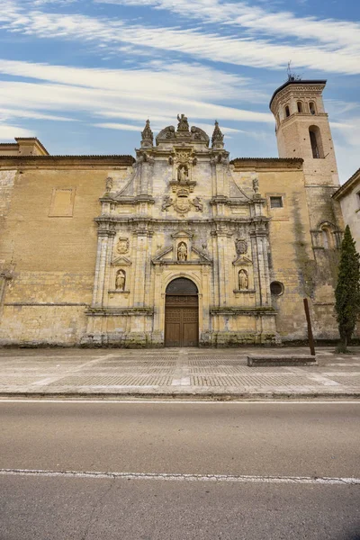 Carrion de los Condes 'deki manastır Santiago yolu üzerinde, Kastilya ve Leon, İspanya