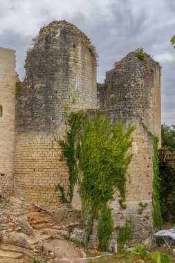 Chateau de Gencay harabeleri (Du Guesclin), Vienne departmanı, Aquitaine, Fransa