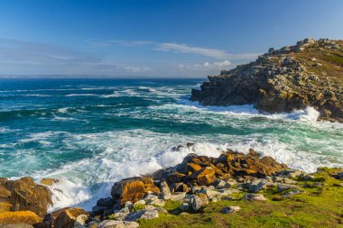 Phare du Millier, Beuzec-Cap-Sizu, Brittany, Fransa yakınlarındaki manzara