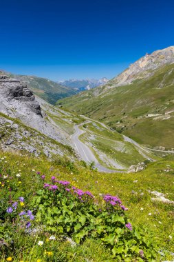 Col du Galibier yakınlarındaki manzara manzarası, Hautes-Alpes, Fransa