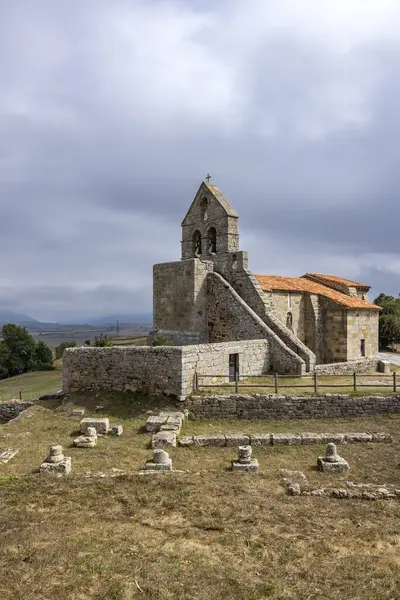 Igreja Santa Maria Retortillo Iglesia Santa Maria Juliobriga Campoo Enmedio Fotos De Bancos De Imagens